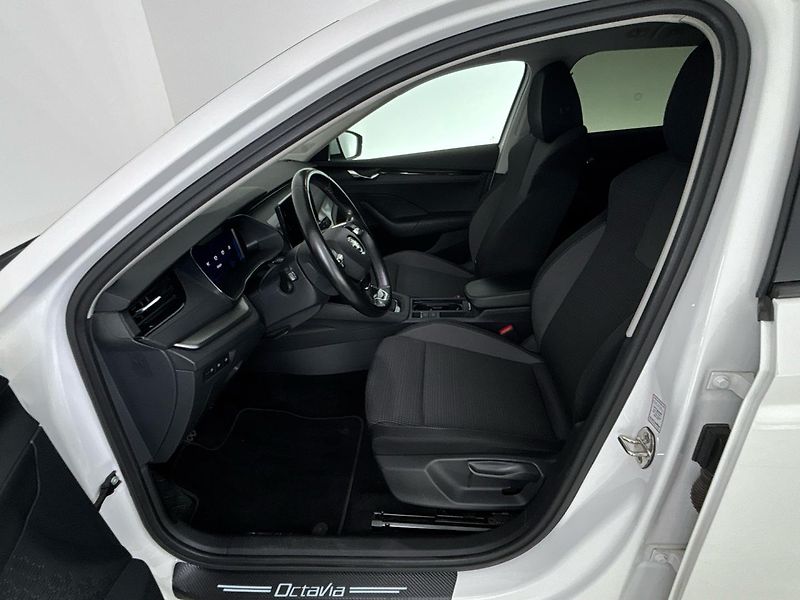 Škoda Octavia Ambition - fotka 7 z 27