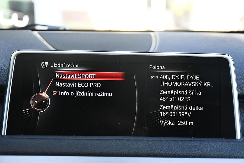 BMW X5 xDrive30d NAVI KŮŽE KAMERA - fotka 31 z 39