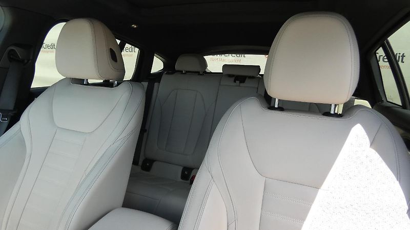 BMW X4 xDrive 30i M Sport - fotka 7 z 23