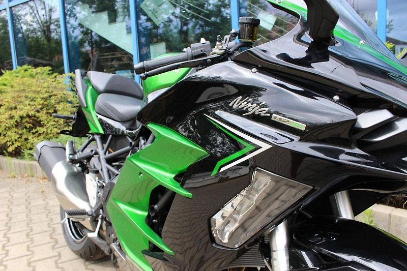 Kawasaki Ninja H2 SX SE (2023) 2023 TOP AKCE - fotka 2 z 10