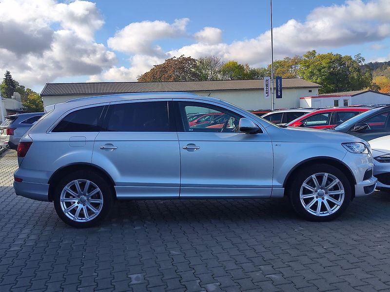 Audi Q7 3.0 TDI/180kW S-Line 4x4 AT - fotka 4 z 45