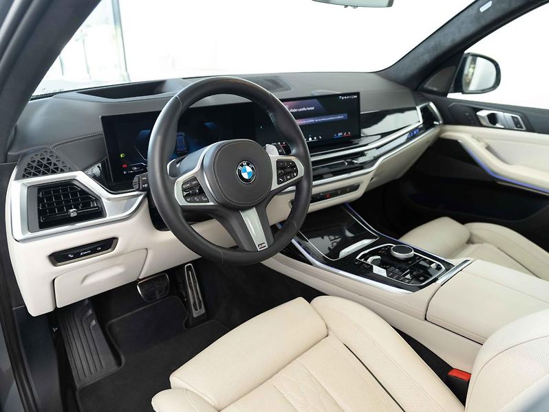 BMW X7 xDrive40d - fotka 11 z 24