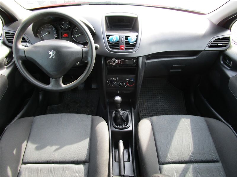 Peugeot 207 1.4i 54kW - fotka 7 z 35