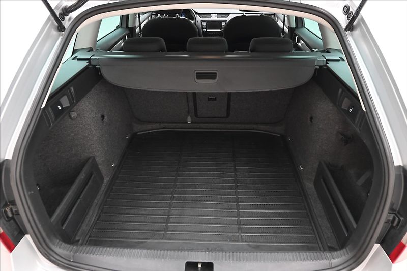 Škoda Octavia 1,6 TDI 81kW tažné nová STK - fotka 10 z 30
