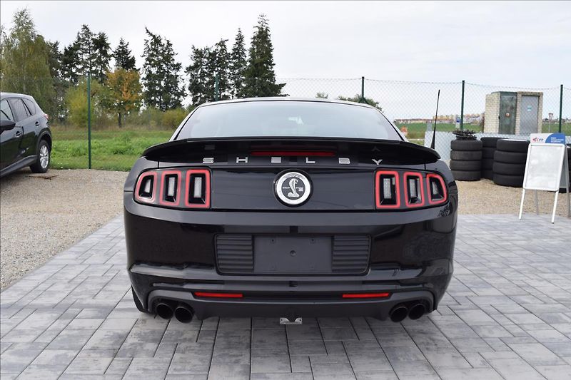Ford Mustang 5,8 SHELBY GT500 485KW EU VERZ - fotka 6 z 43