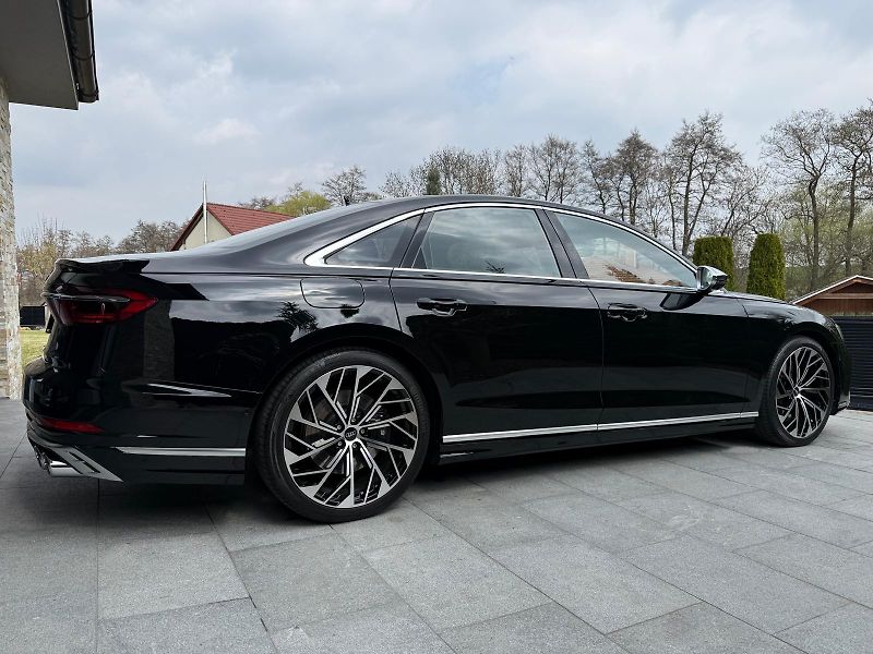 Audi S8 (2026) MAX výbava - fotka 2 z 22