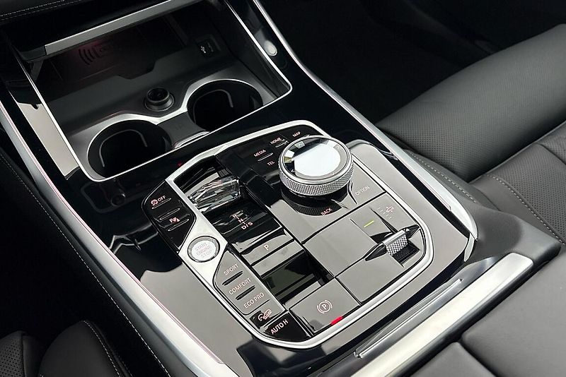 BMW X7 xDrive40d - fotka 27 z 30