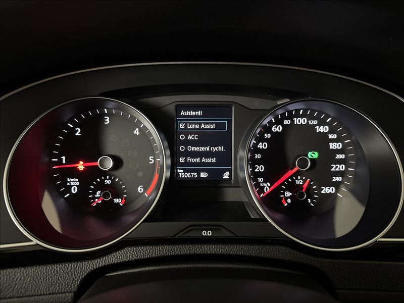 Volkswagen Passat 2,0 TDi  DSG Business IQ Light - fotka 25 z 43
