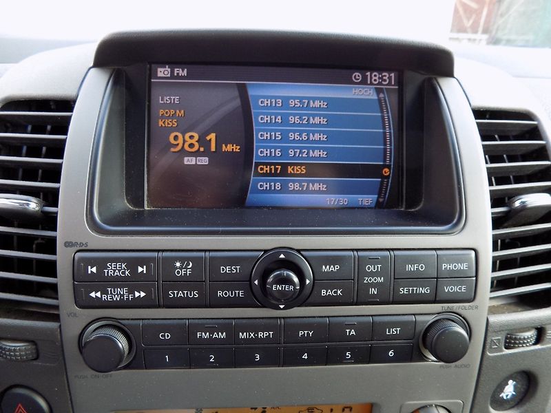 Nissan Pathfinder (2008) 2.5DCi/4x4/7.Míst/ - fotka 23 z 37