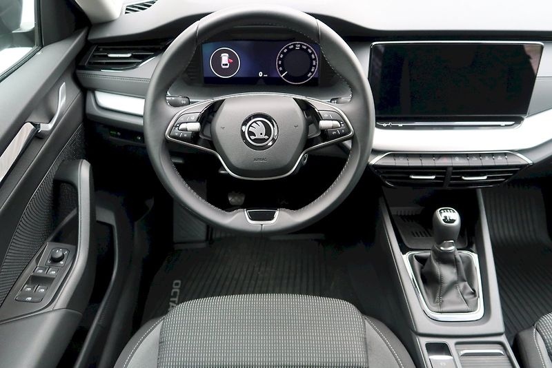 Škoda Octavia (2024) Combi Selection 1,5 TSi/85 kW - fotka 14 z 30