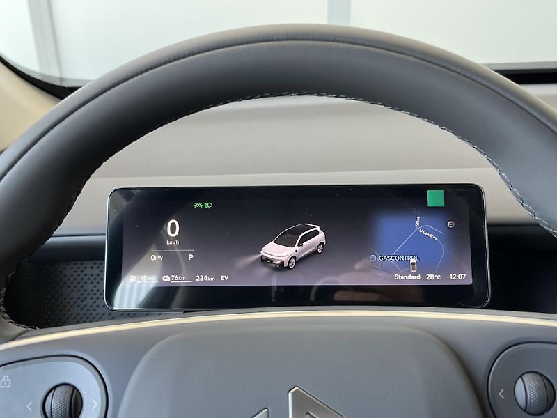Leapmotor B10 (2026) DESIGN HYBRID EV tmavý int. - fotka 10 z 16