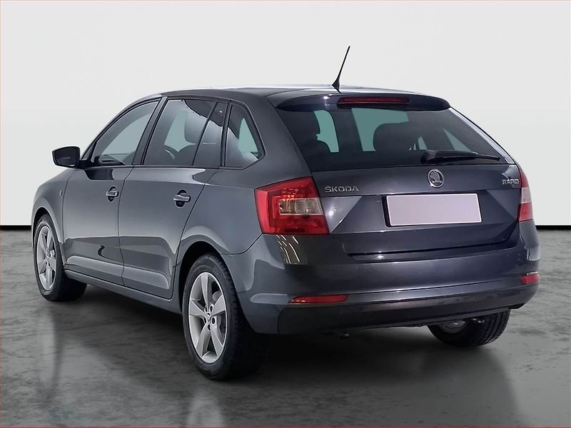 Škoda Rapid (2014) Spaceback 1.2 TSI, ČR,1.maj - fotka 4 z 15