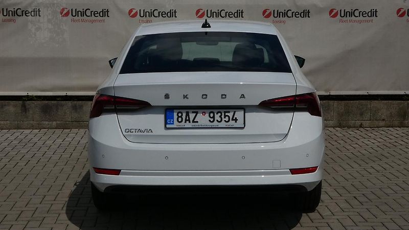 Škoda Octavia 2,0 TDI Style 110 kW - fotka 4 z 22