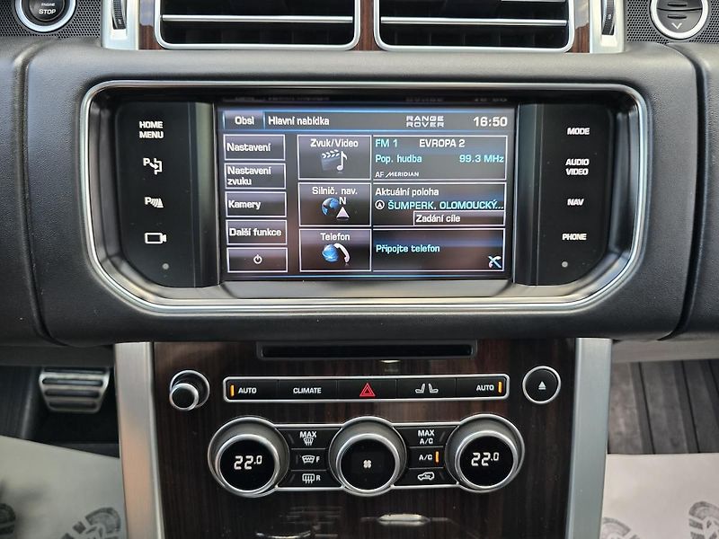 Land Rover Range Rover VOGUE 4,4 V8 250kW 4x4 TAŽNÉ - fotka 31 z 61