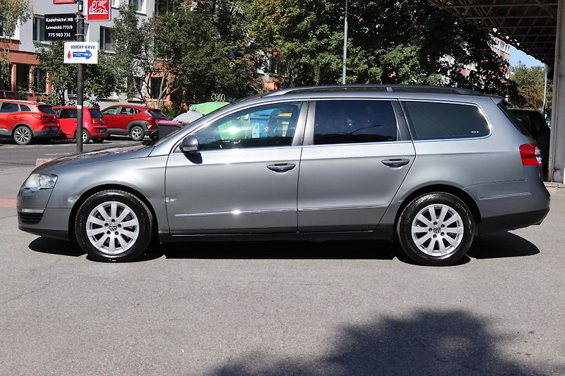 Volkswagen Passat VARIANT 2.0TDI DSG 103kW - fotka 15 z 50