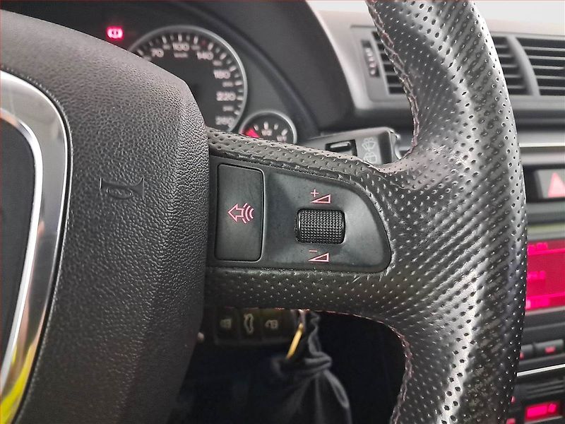 Audi A4 (2007) 2.0 TDI, nová STK, Tažné - fotka 16 z 17