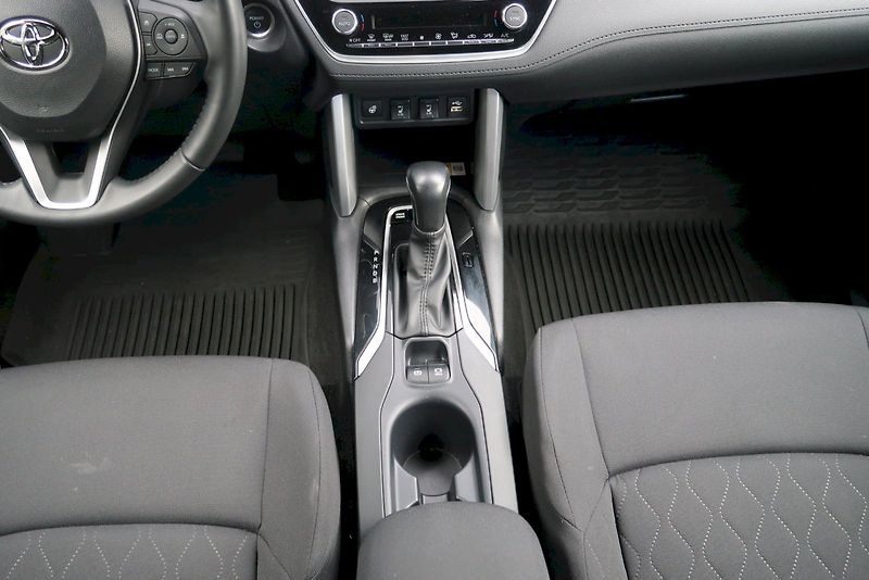 Toyota Corolla Cross (2024) Comfort Business 2,0 Hybrid 4x - fotka 8 z 28