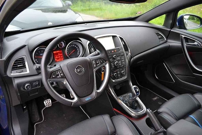 Opel Astra OPC.