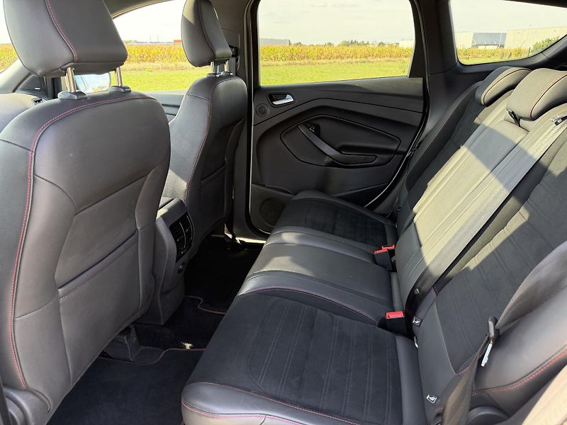 Ford Kuga 1.5 EB ST PANORAMA SERVISKA - fotka 32 z 48