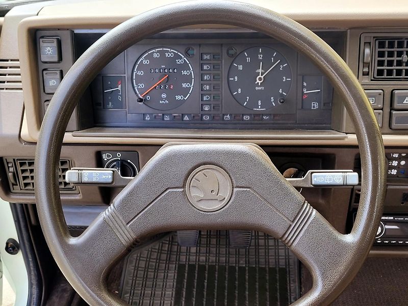 Škoda Favorit 135L,CZ, 1.majitel, GARÁŽOVANÝ - fotka 50 z 50