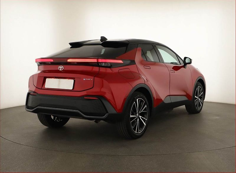 Toyota C-HR (2025) 2.0 Plug-in - fotka 5 z 30