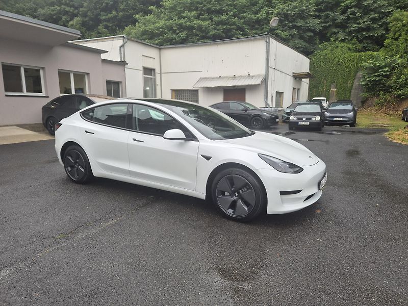 Tesla Model 3 STANDART RANGE 208kw SOH 93,6% - fotka 3 z 47