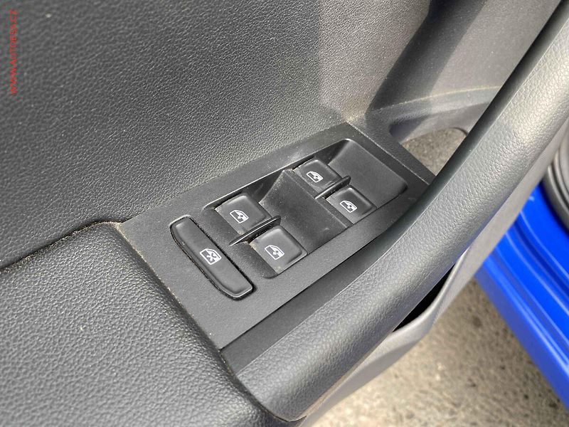 Škoda Octavia (2019) 2.0 TSi 4x4, ČR, Edition 100 - fotka 13 z 17
