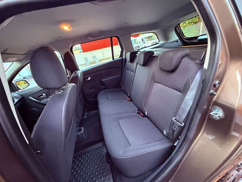 Dacia Logan 1.2 16V Arctica, ČR, Klimatiza - fotka 12 z 23