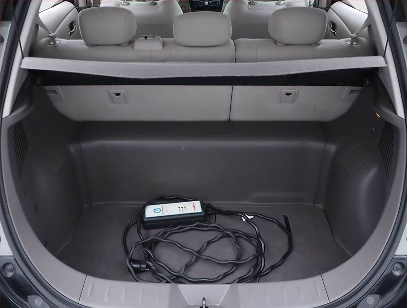 Nissan Leaf (2012) 24 kWh, SoH 62%, Automat - fotka 16 z 17