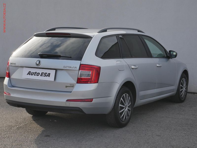 Škoda Octavia (2013) 1.6 TDi, ČR, AC, výhřev sed - fotka 4 z 18