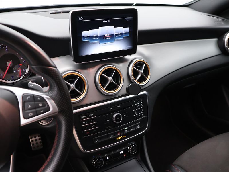 Mercedes-Benz CLA 2,1 220CDI 130kW 4MATIC CZ - fotka 24 z 39