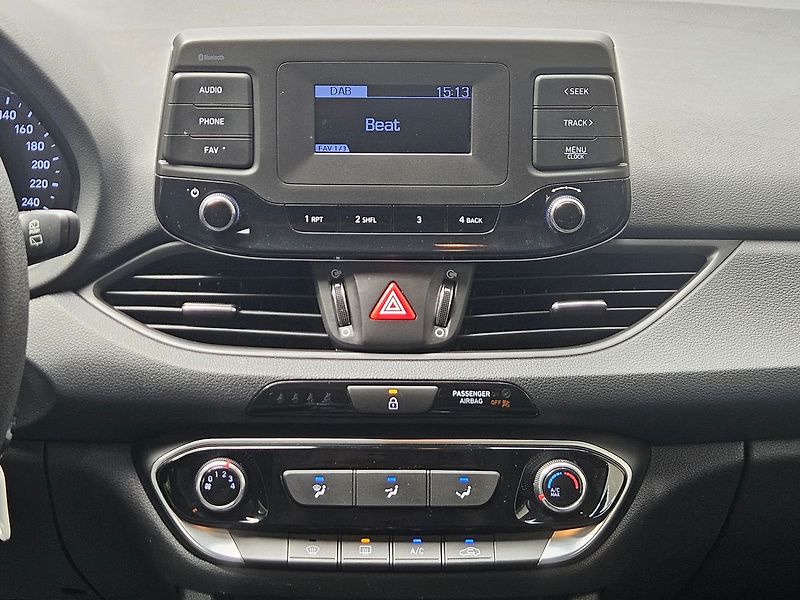 Hyundai i30 1.5i Start Plus, 1.maj. - fotka 19 z 29