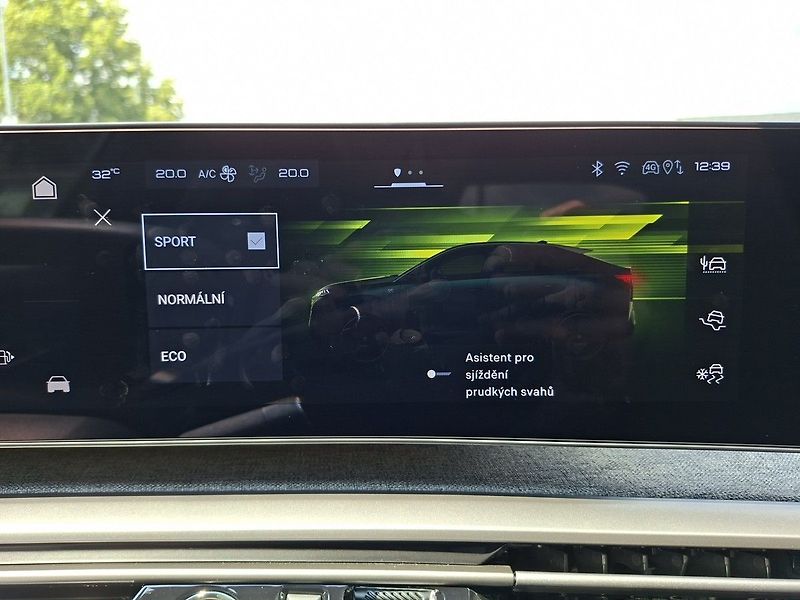 Peugeot 3008 ALLURE HYBRID 145k e-DCS6 - fotka 26 z 29