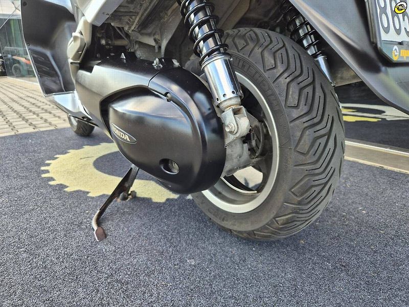 Honda FJS 600 Silver Wing (2005) - fotka 13 z 26