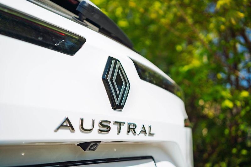 Renault Austral (2024) 1.3 T MHEV - fotka 13 z 28