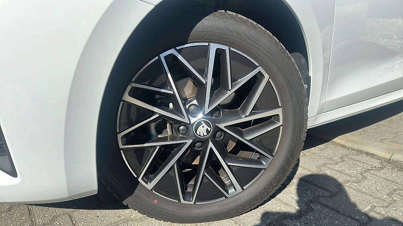 Škoda Octavia Combi Top Selection 1,5TSI 110 - fotka 30 z 30