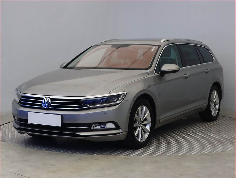 Volkswagen Passat (2016) Highline 2.0 TDI, Automat - fotka 2 z 17