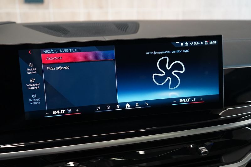 BMW X7 M60i xDrive, Masáž, Skylounge - fotka 32 z 50