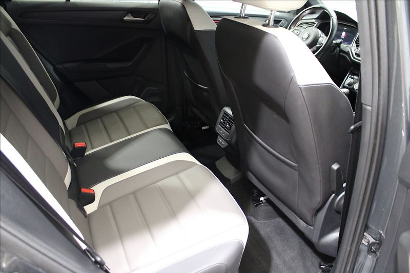 Volkswagen T-Roc 2,0 TDI 4motion Highline 1.maj - fotka 12 z 35
