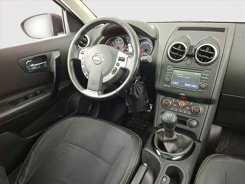 Nissan Qashqai (2013) 1.6, Navi, Tempomat - fotka 7 z 19