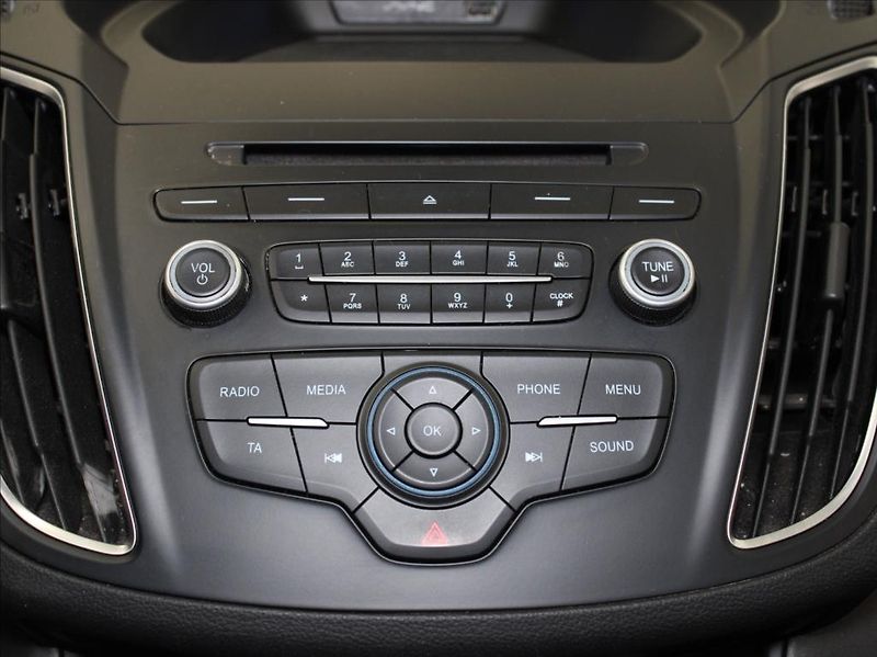 Ford C-MAX 1,0 EBoost 92kW Trend TAŽNÉ ČR - fotka 12 z 18