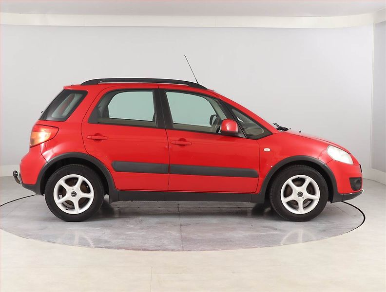 Suzuki SX4 (2012) 1.6 VVT - fotka 6 z 17
