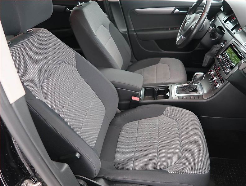Volkswagen Passat (2014) Comfortline 2.0 TDI, Automat - fotka 9 z 20