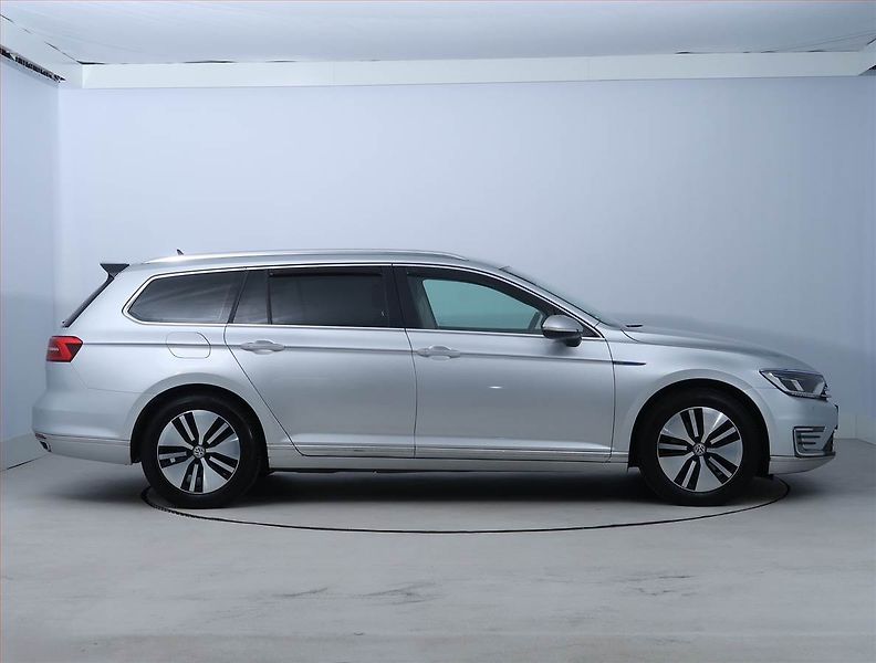 Volkswagen Passat (2017) Highline 1.4 GTE, Automat - fotka 6 z 24