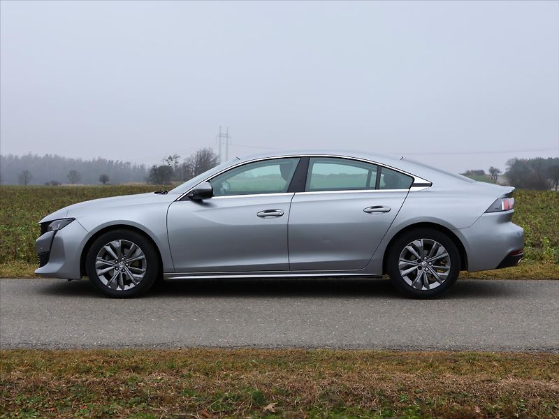 Peugeot 508 1,6 PureTech 133KW GTLINE - fotka 4 z 39