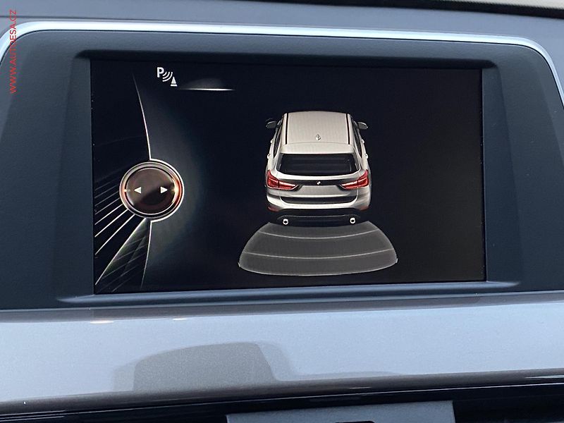BMW X1 (2017) 1.5i sDrive 18i - fotka 17 z 18