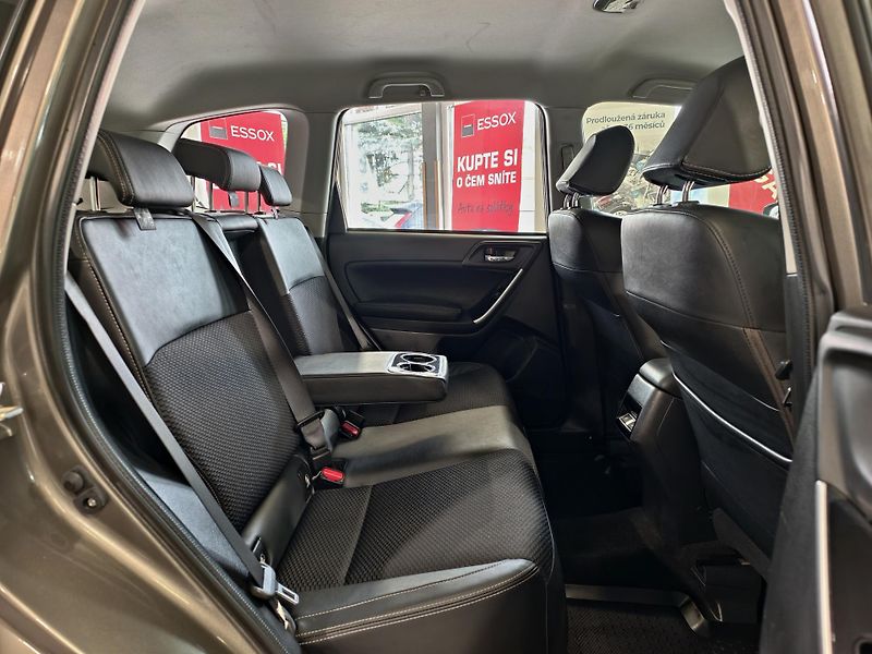 Subaru Forester 2.0 i 4x4, A/T, EXECUTIVE, DPH - fotka 11 z 26