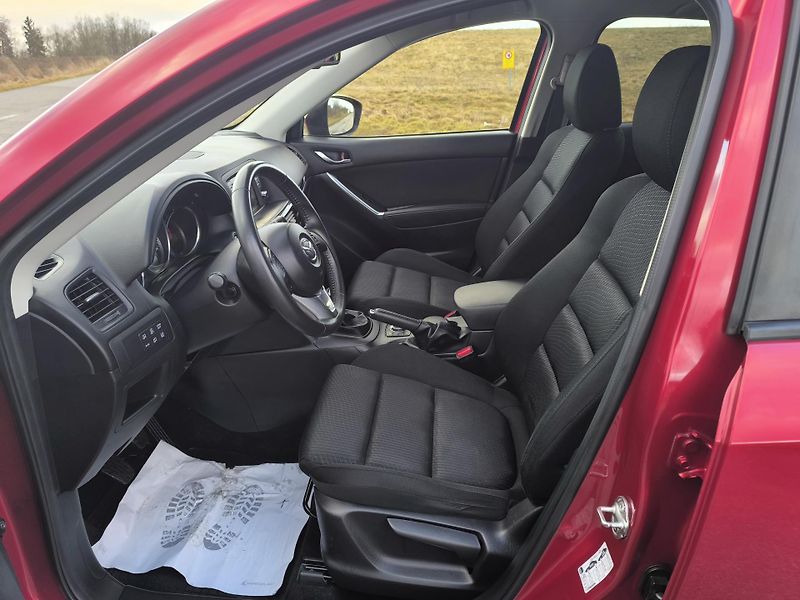 Mazda CX-5 2.2 4x4 TAŽNÉ, DOLOŽENÉ KM - fotka 9 z 39