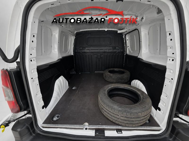 Opel Combo (2020) 1.2 Turbo 81KW L1H1 - fotka 15 z 20