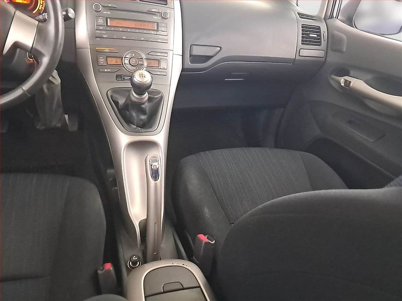 Toyota Auris (2008) 1.4 D-4D, Serv.kniha - fotka 8 z 17